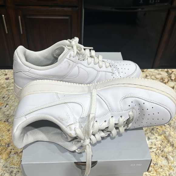 Nike Air Force 1 07 - Picture 5 of 7